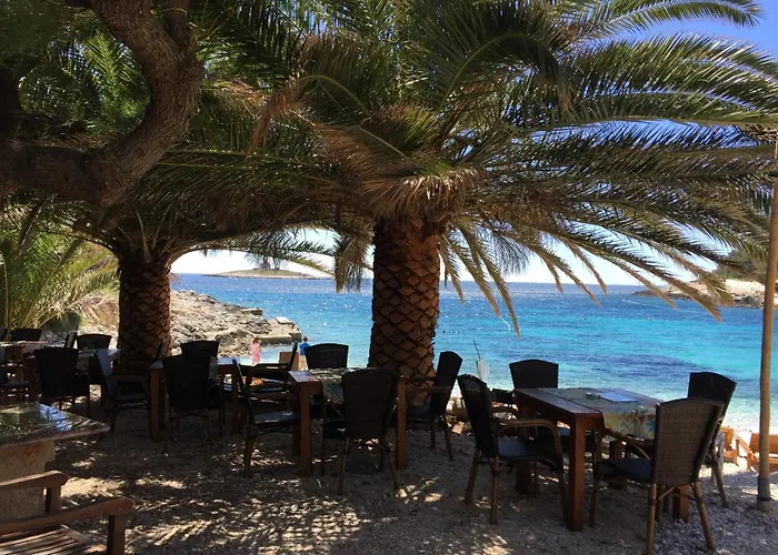 Double Hvar 8785a 3*