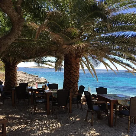 Double Hvar 8785a 3*