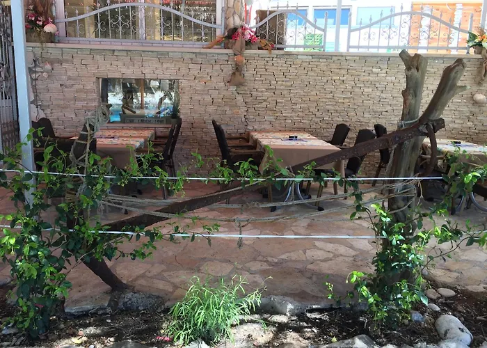 Double Hvar 8785a 3*